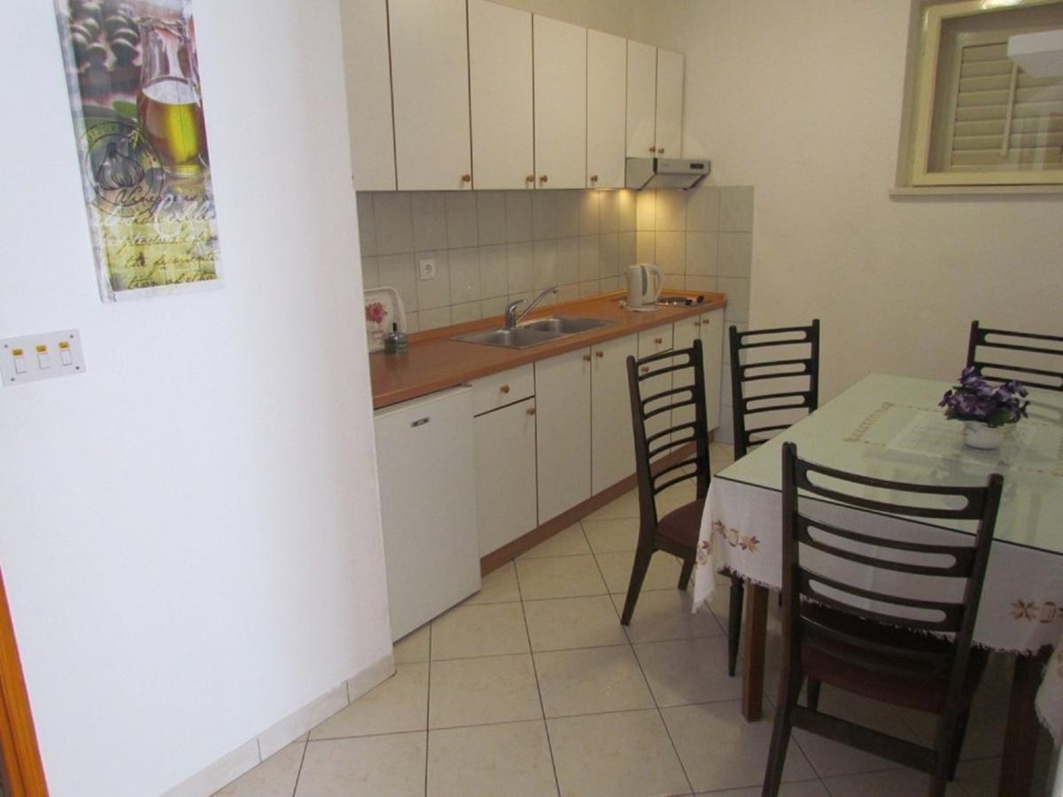 Apartma Pino *
