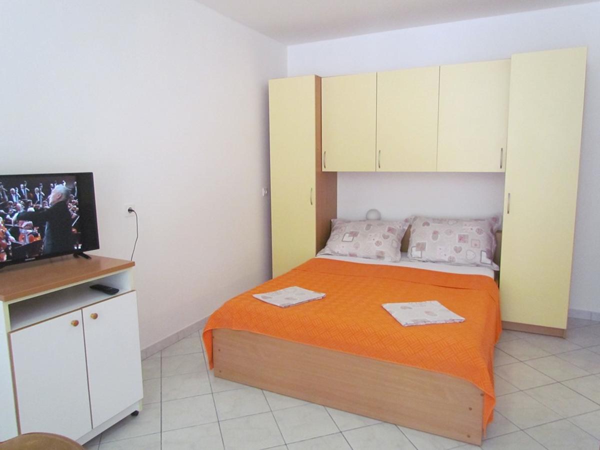 Pino Apartma Makarska